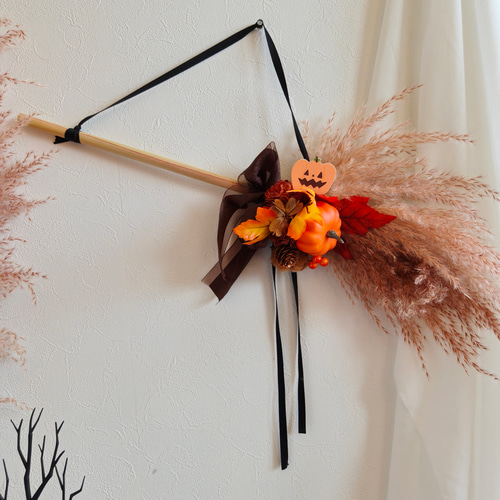 ブラウンパンパスグラスの魔女のほうきスワッグ 秋冬新作2025