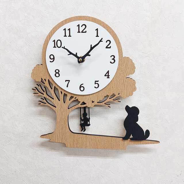 犬種や猫が選べる　ブランコの男の子 振り子時計  スタンド付き置き時計可／犬種や猫選択／名入れ