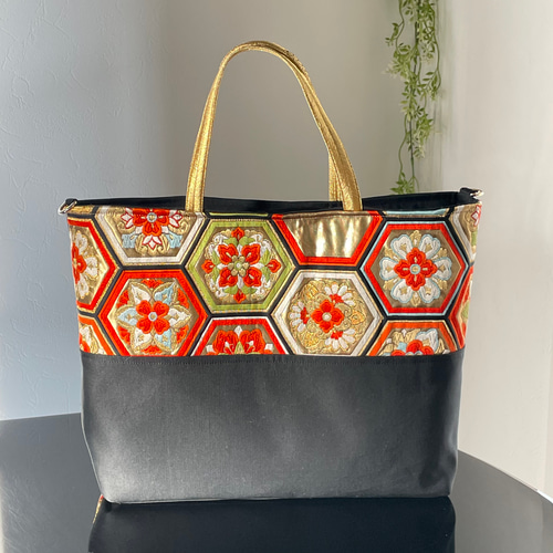 帯リメイクバッグ オレンジの亀甲華文様 トートバッグ A4サイズ 和装