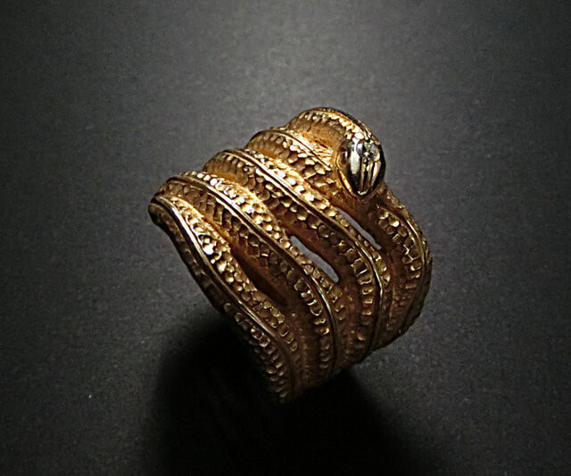 『蛇の指輪』　銀製ダイヤモンド入り純金仕上/４月の誕生石/　  ＊あなたの誕生石もセット出来ます。　日本製