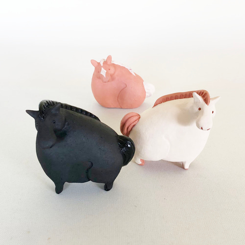 受注制作]2026年干支 午うま（素焼き・黒陶の馬 置物） その他置物