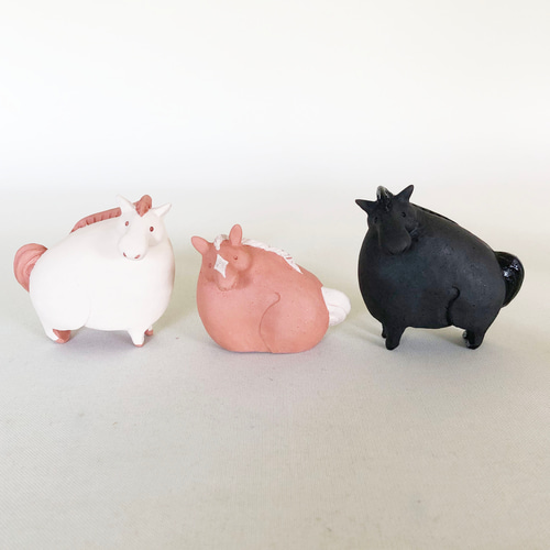 受注制作]2026年干支 午うま（素焼き・黒陶の馬 置物） その他置物