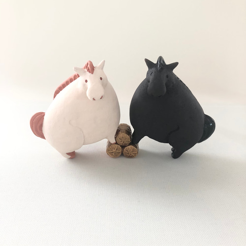 受注制作]2026年干支 午うま（素焼き・黒陶の馬 置物） その他置物