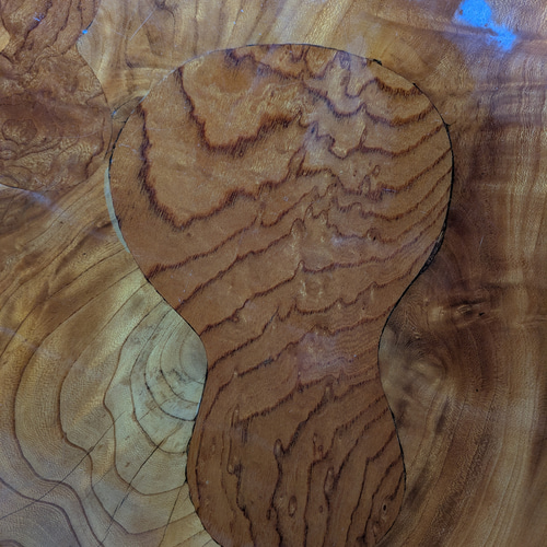 中古】天然木 ケヤキ一枚板 座卓 ひょうたん杢模様あり 幅120cm ロー