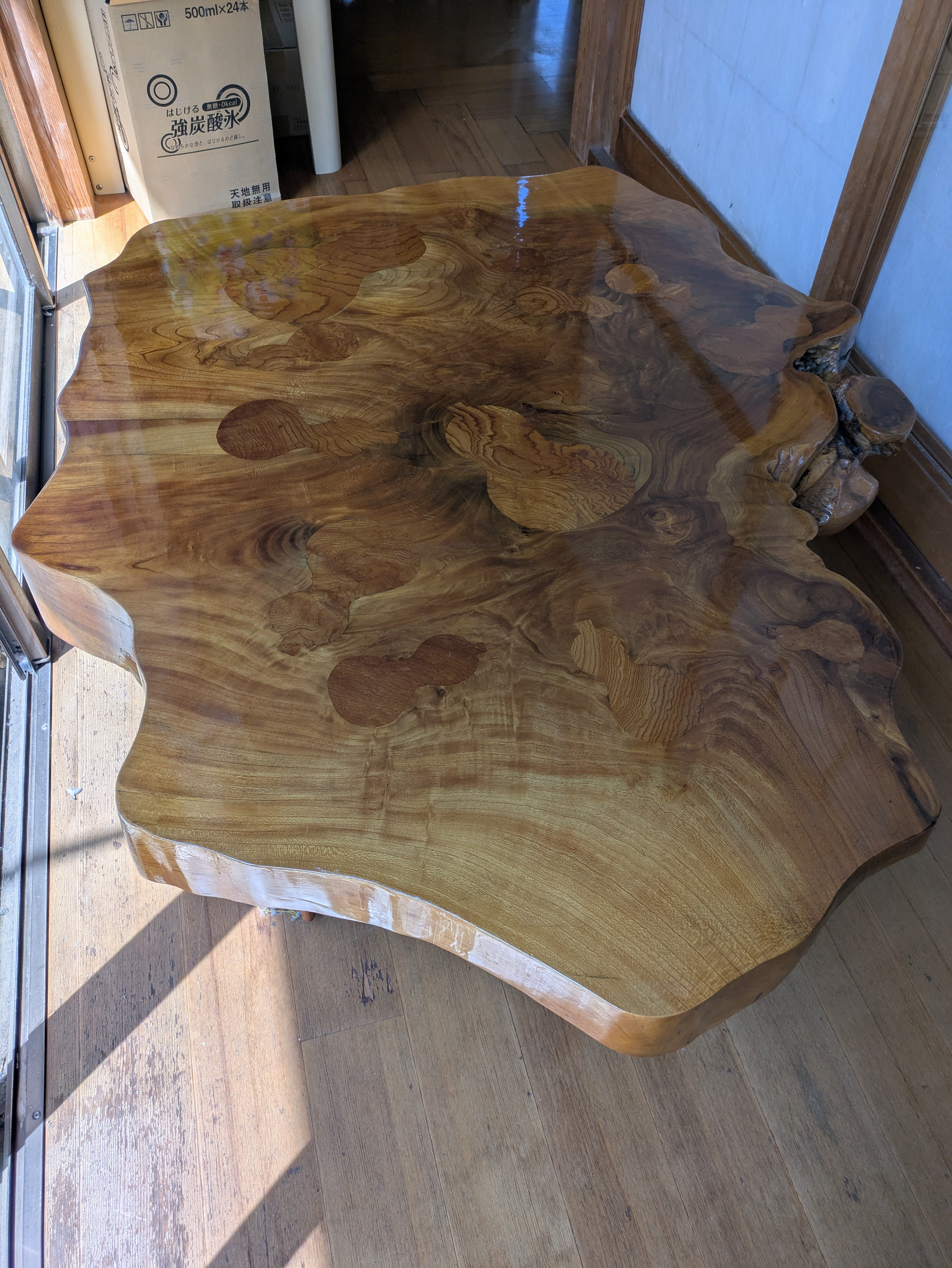 中古】天然木 ケヤキ一枚板 座卓 ひょうたん杢模様あり 幅120cm ロー