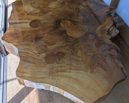 中古】天然木 ケヤキ一枚板 座卓 ひょうたん杢模様あり 幅120cm ロー
