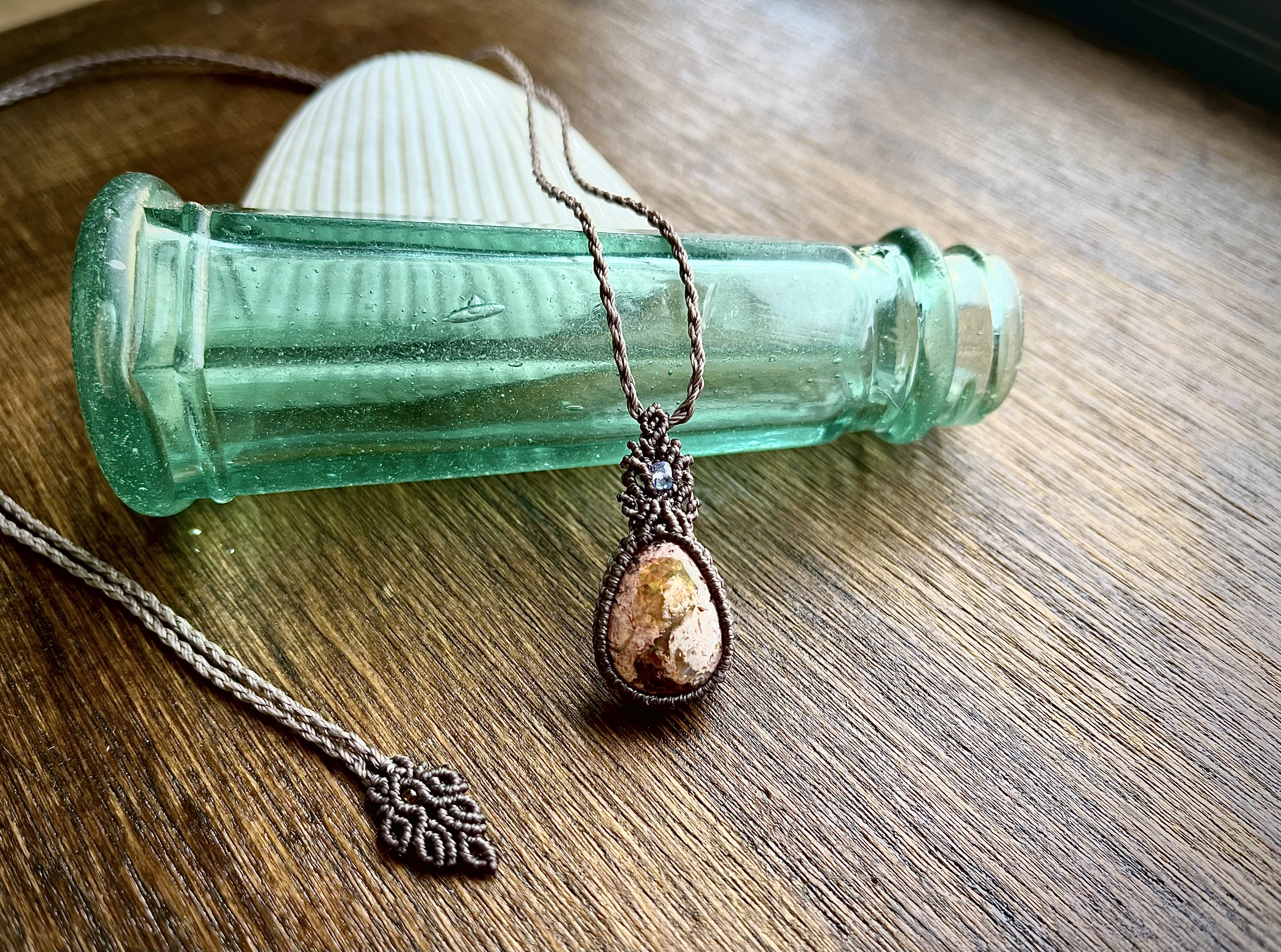 カンテラオパールマクラメペンダント