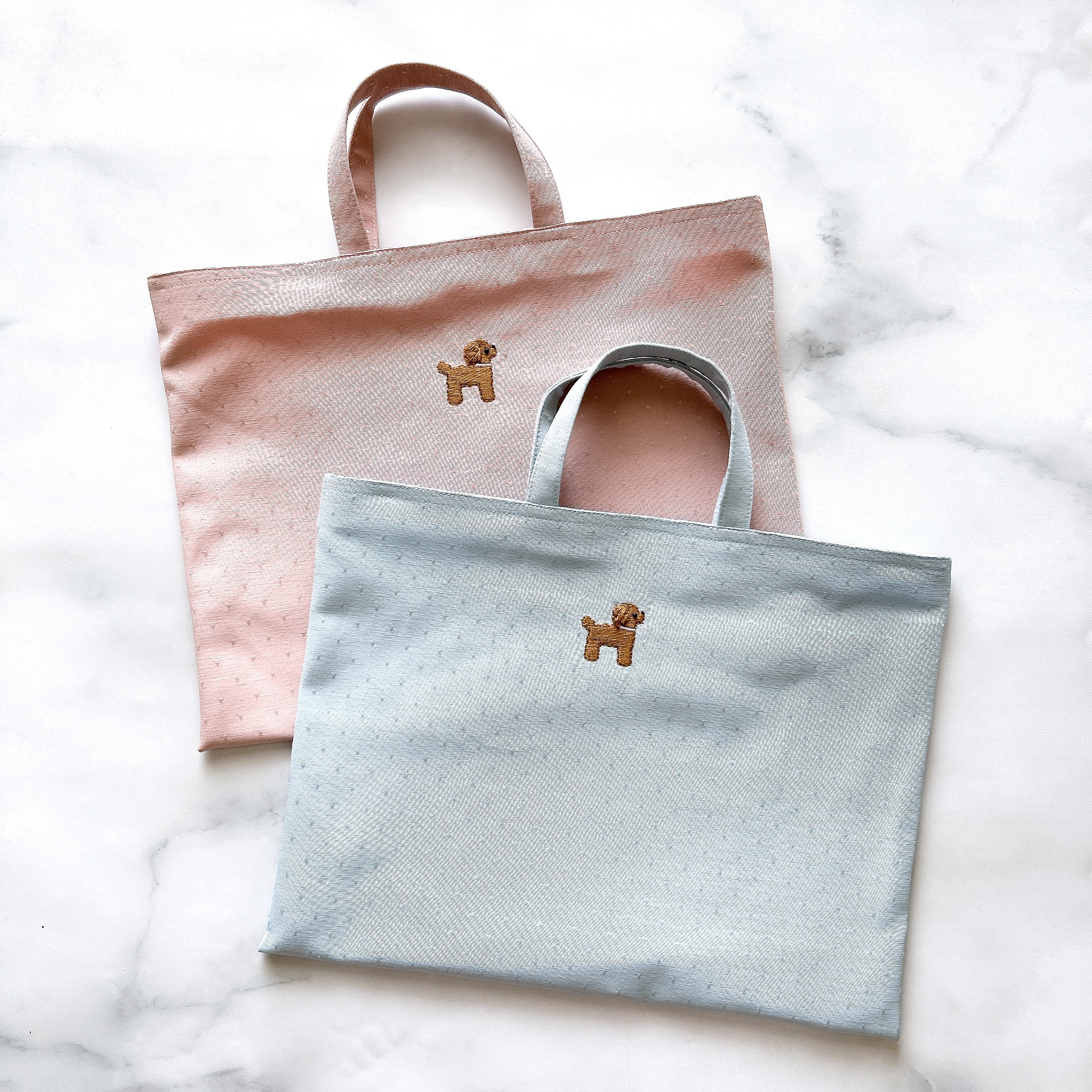 トイプードル刺繍の３色(水色・ピンク・ネイビー）レッスンバッグ