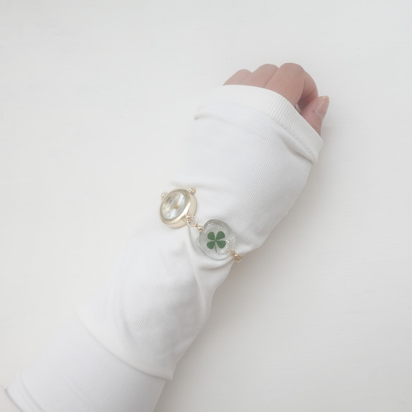 幸せをよぶ四つ葉のクローバーのブレスレットウォッチ 7枚目の画像