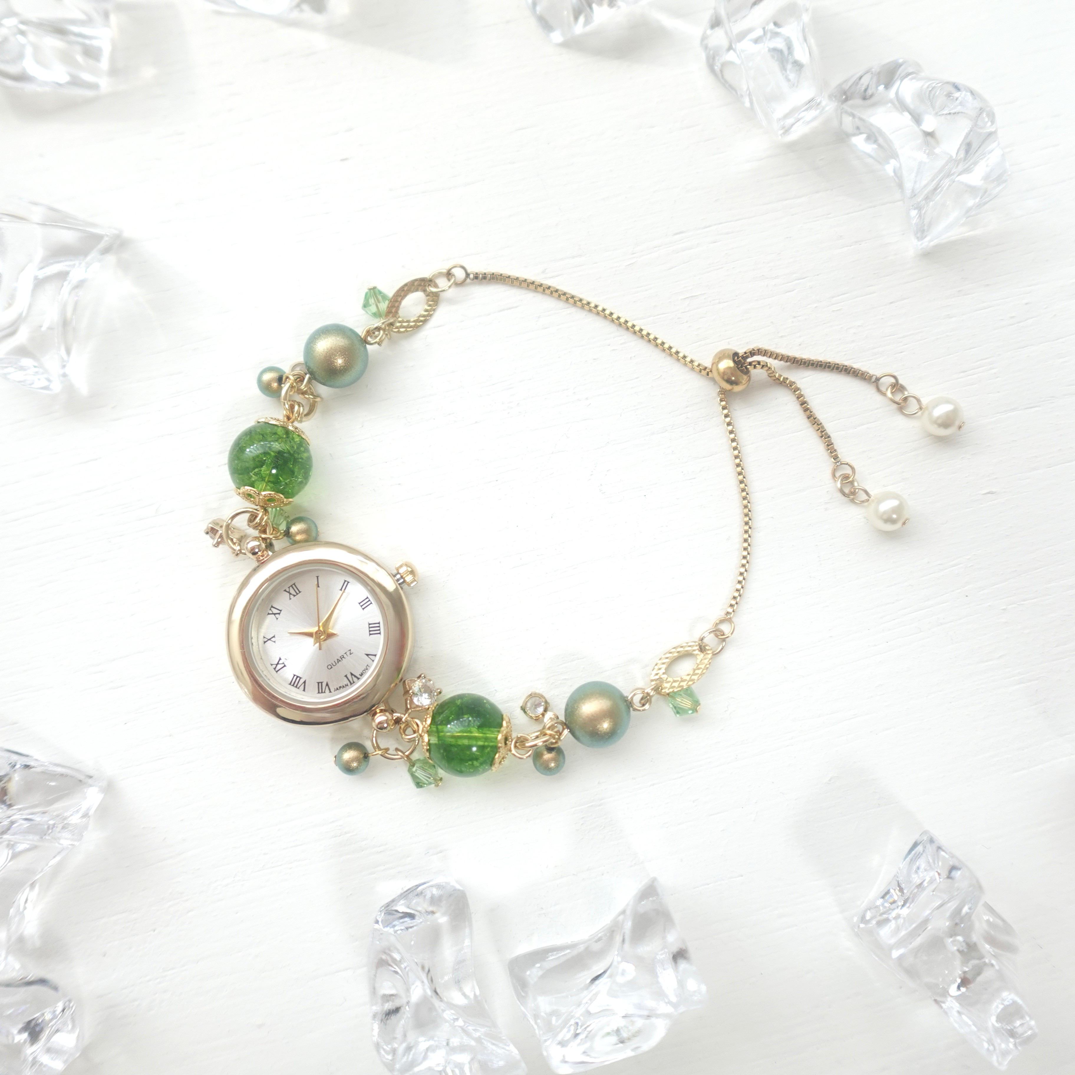 ペリドットのブレスレットウォッチ