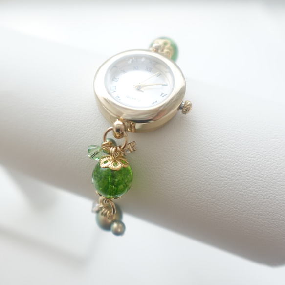ペリドットのブレスレットウォッチ 2枚目の画像
