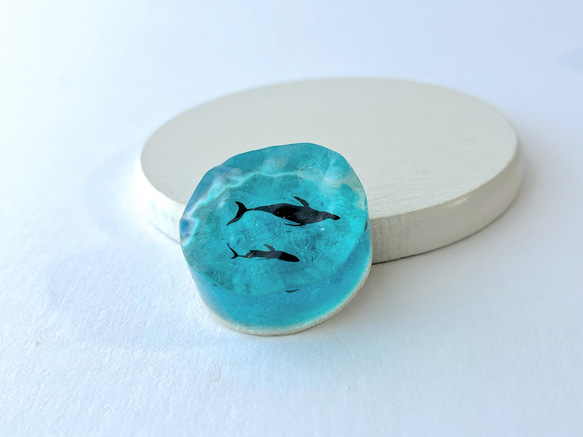 クジラの置物(濃いコバルトブルー) / インテリア / 波 / オブジェ 7枚目の画像