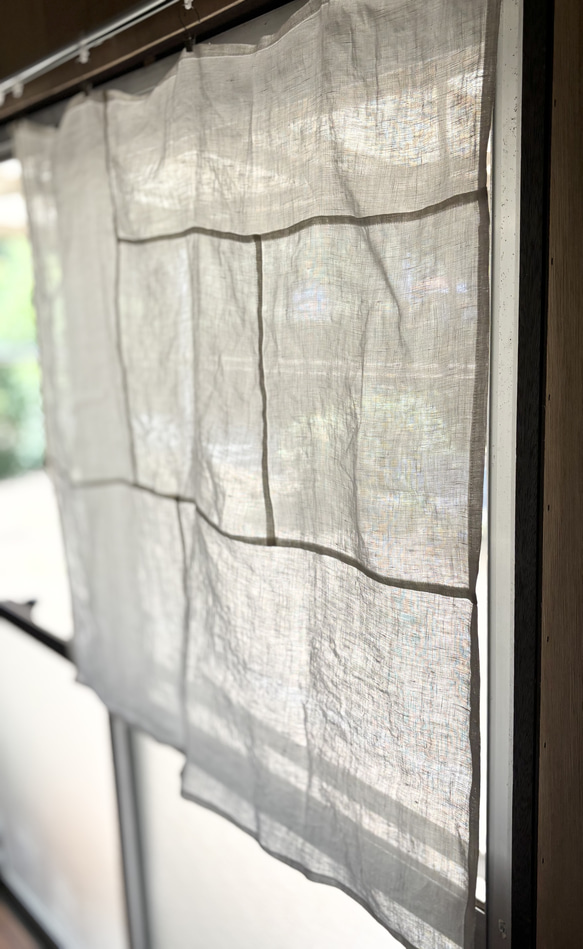 風と光をまとう 薄手の白リネン(90×90㎝） 3枚目の画像