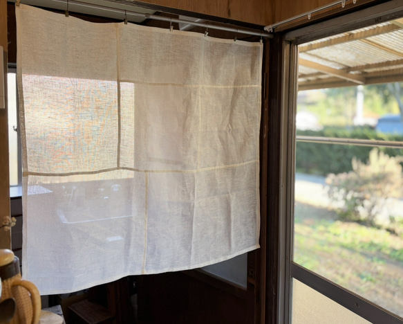 風と光をまとう 薄手の白リネン(90×90㎝） 1枚目の画像