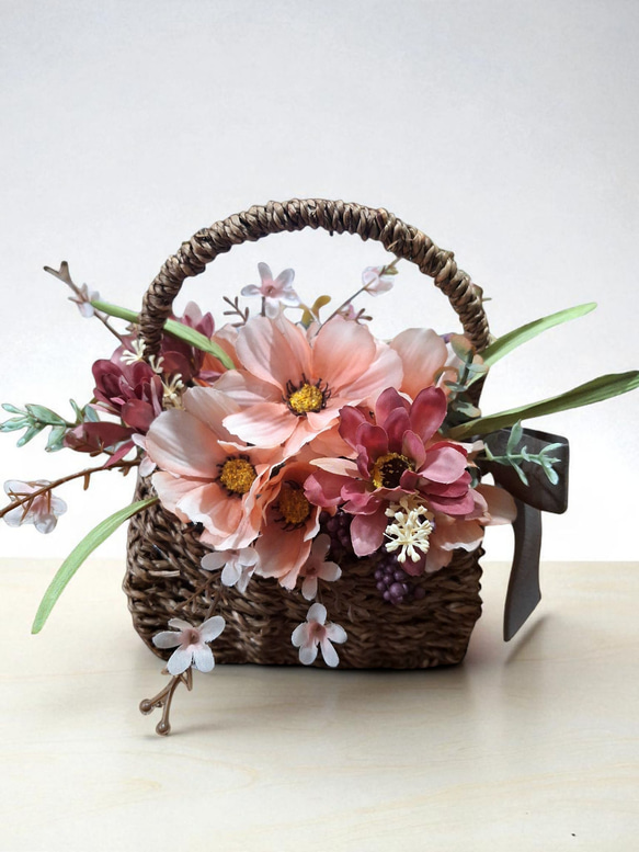 フレンチシックシリーズ❣️新作。野の花アレンジチョコレートコスモス