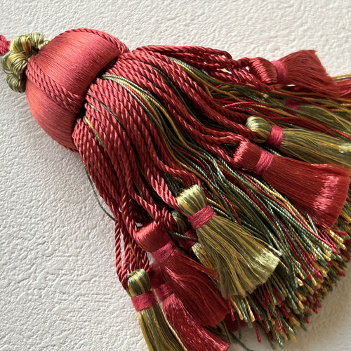 HOULES ウレス社 キータッセル 廃盤品 9.5cm レッド×カーキ