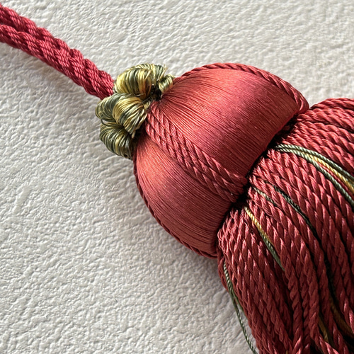 HOULES ウレス社 キータッセル 廃盤品 9.5cm レッド×カーキ