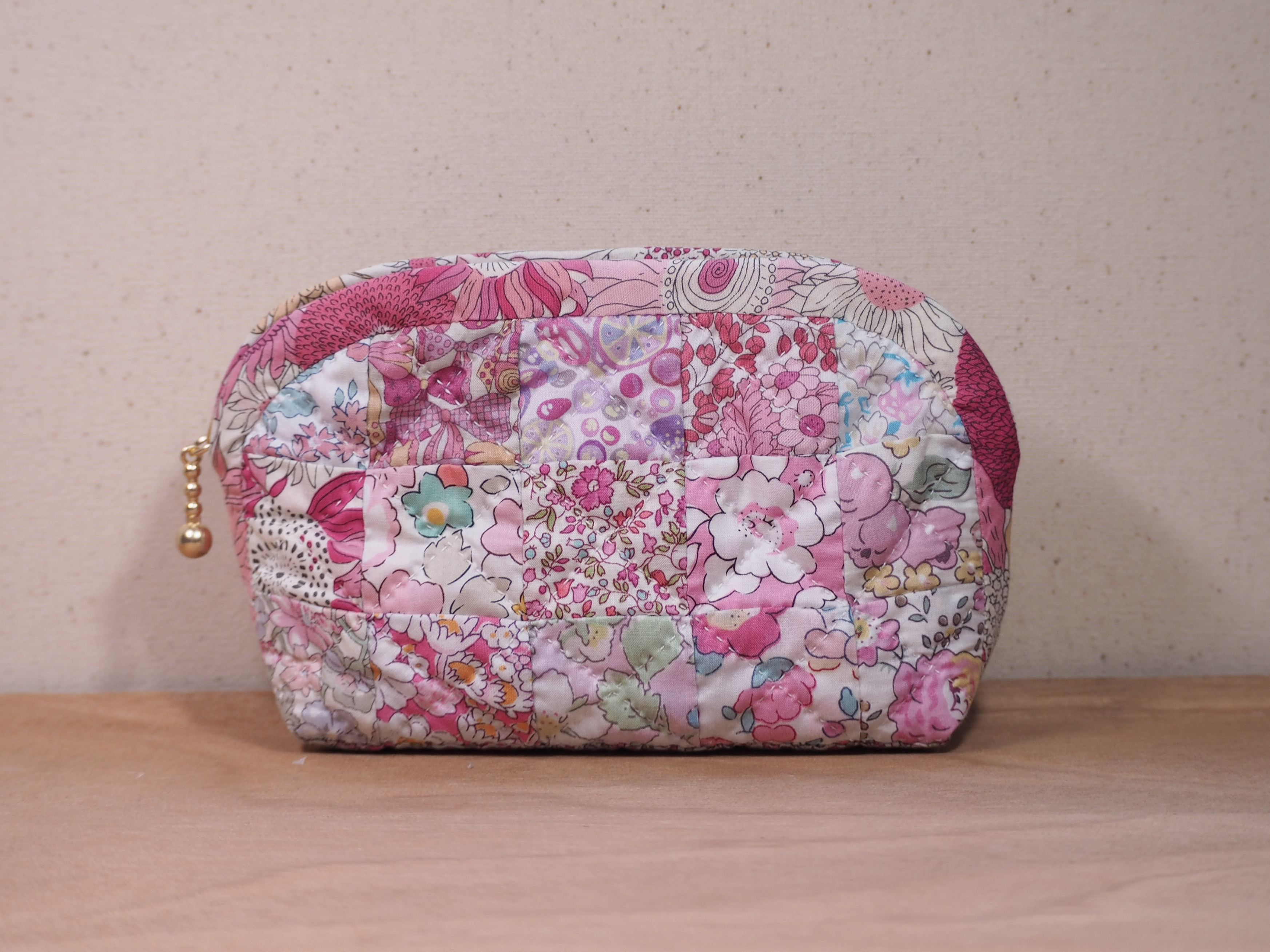 パッチワークキルト　リバティ　ポーチ