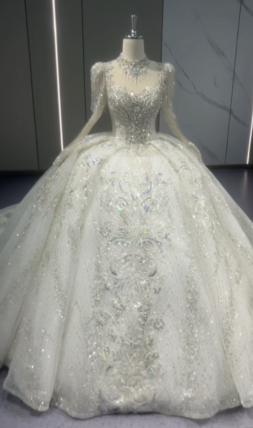 抜群のお洒落見え　イリュージョン　きらきらスカート　目立つ　パーティードレス　背中見せ　編み上げ　サイズオーダー長袖花嫁