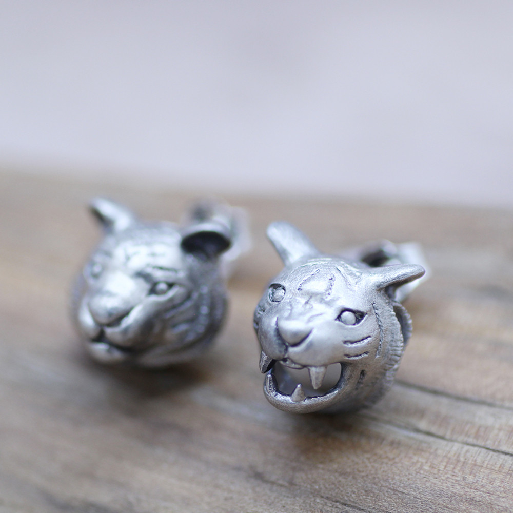 トラのシルバーピアス/阿吽のトラ（両耳）