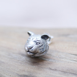 トラのシルバーピアス/阿吽のトラ（両耳） 4枚目の画像