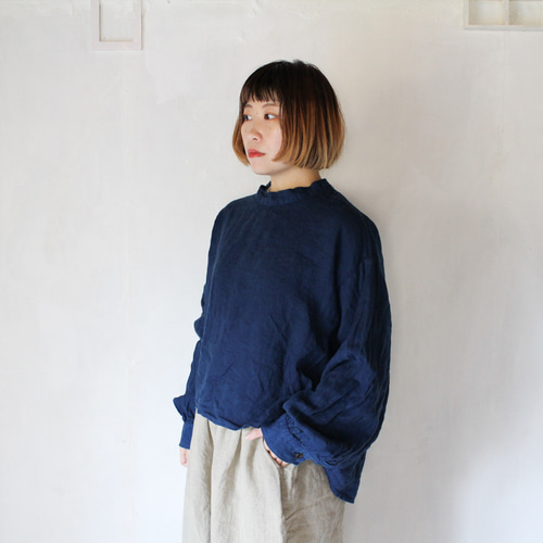 【美品】Atelier Indochine　藍染めブラウス　コットン　ネイビー kAsumi Linen stand shirt 群青色／インド藍染め ブラウス ISTIST