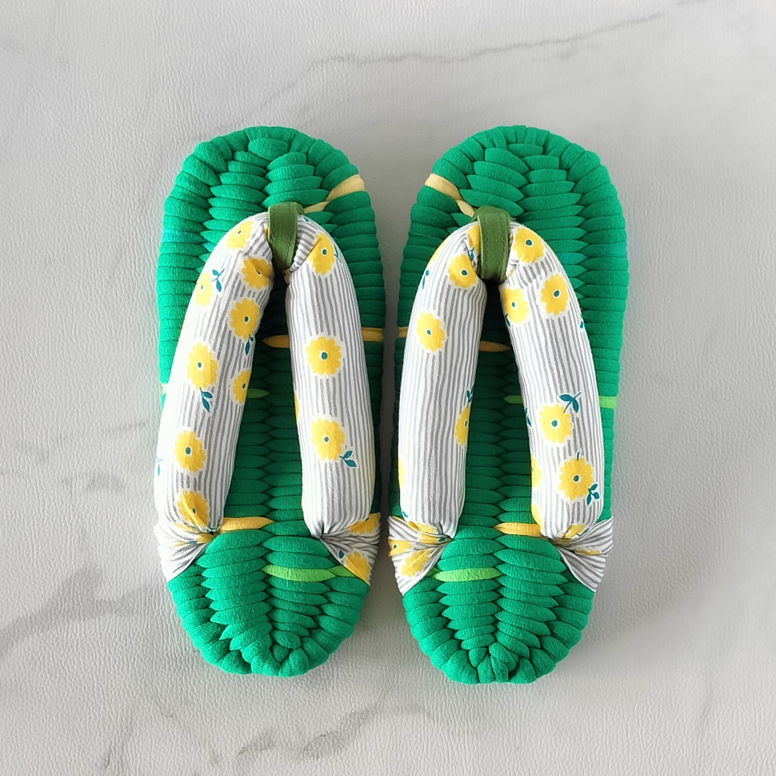 北欧風黄花の布ぞうり Mサイズ 1点物 365日のギフト Creemaあんしん匿名便