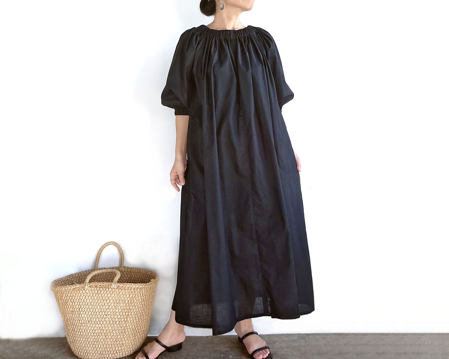 「ワケありな逸品」バルーンスリーブワンピース　コットンレノ（ブラック）