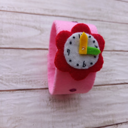 【2,000円以上で送料無料】フェルトの時計　【お花】 4枚目の画像