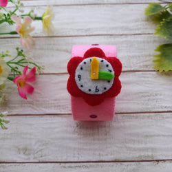 【2,000円以上で送料無料】フェルトの時計　【お花】 3枚目の画像