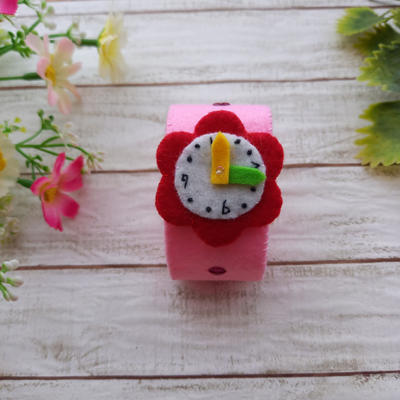 【2,000円以上で送料無料】フェルトの時計　【お花】 3枚目の画像