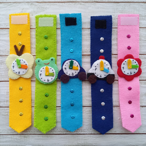 【2,000円以上で送料無料】フェルトの時計　【カエル】 6枚目の画像