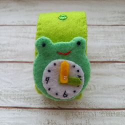 【2,000円以上で送料無料】フェルトの時計　【カエル】 4枚目の画像