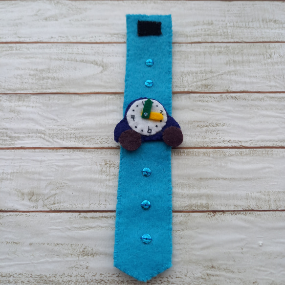 【2,000円以上で送料無料】フェルトの時計　【クルマ】 1枚目の画像