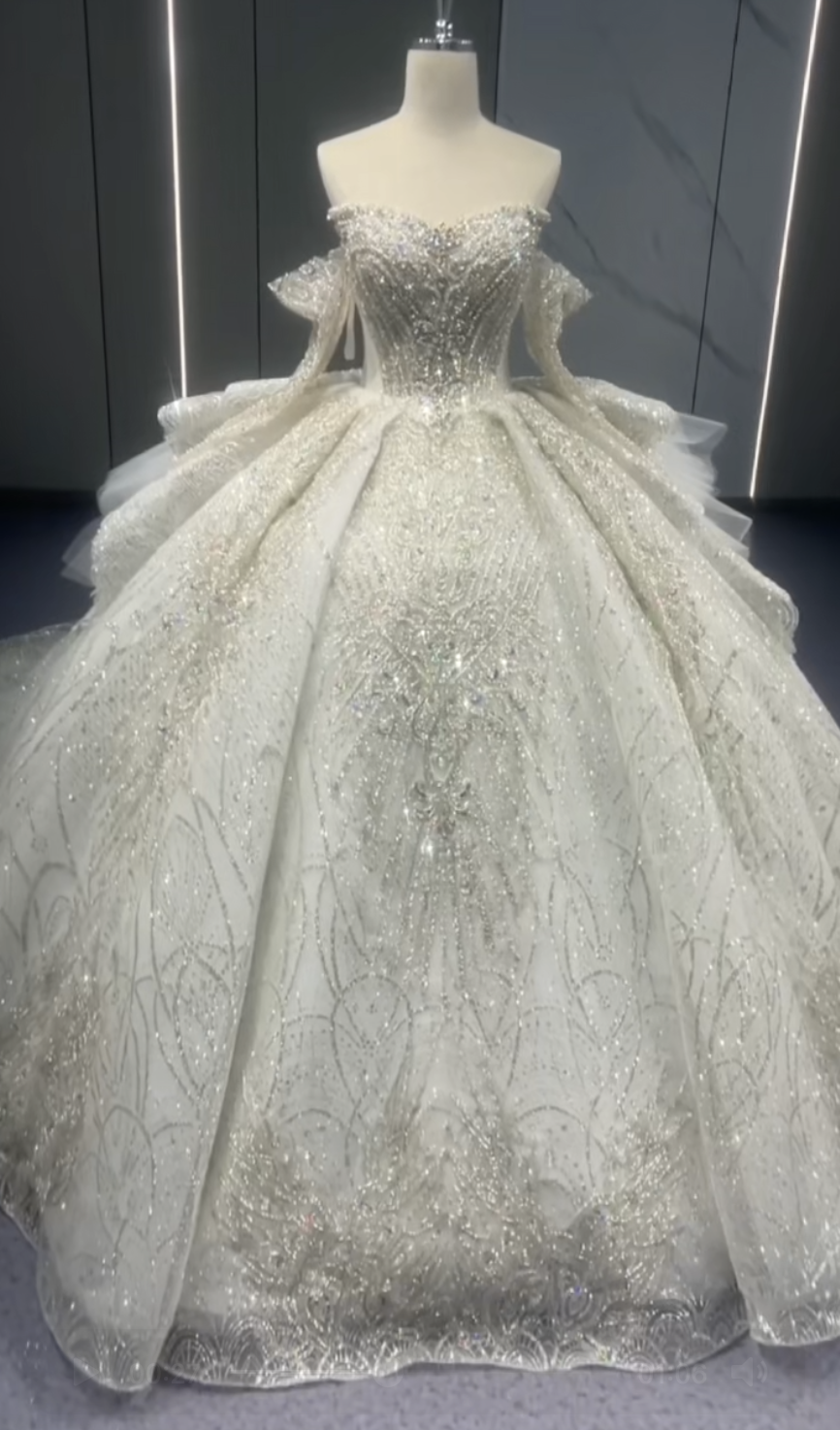 3ways新作　ホルターネック　取り外し可能お袖　ボリューム　大人気ウェディングドレス　サイズオーダー可能海外挙式成人式