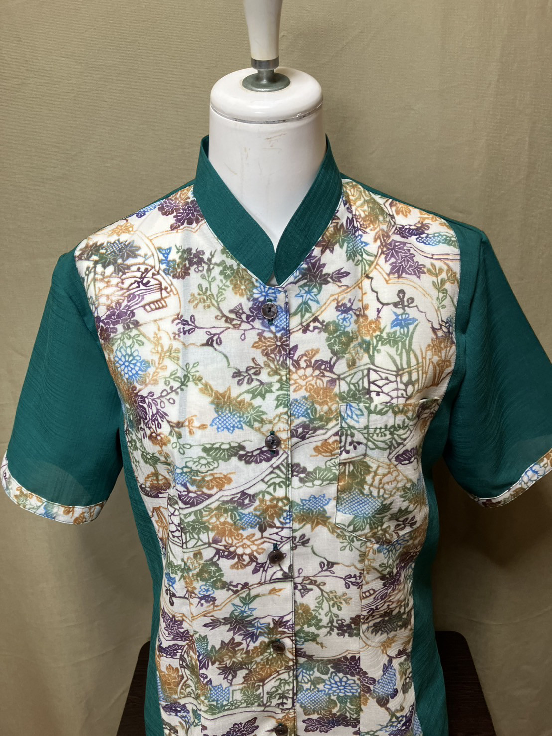 グリーン　マオカラー　かりゆしウェア　レディースM（沖縄、琉球、紅型柄、アロハ）No.206