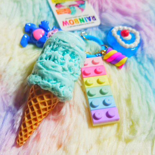 じゃらじゃらキーホルダー 水色 推し活 ねこ アイスクリーム ♥ らしゃ