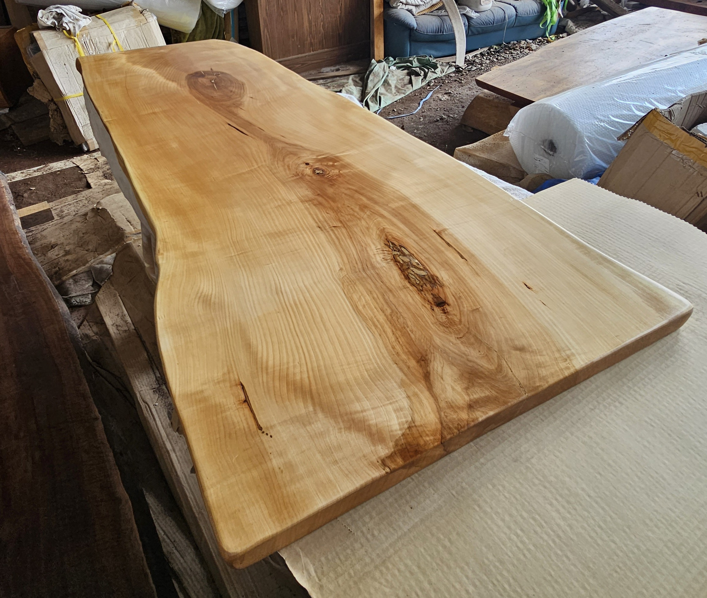 栃　一枚板　ダイニング　テーブル　最高級　トチ　リビング