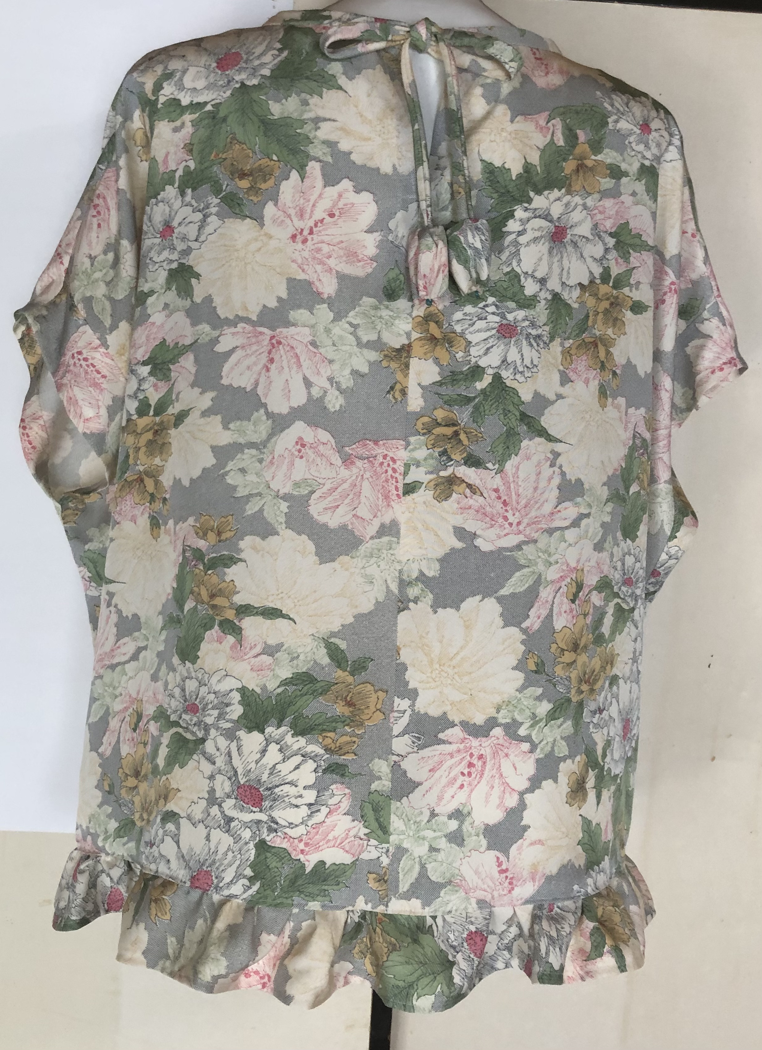 ８３４９　花柄の着物で作ったベスト