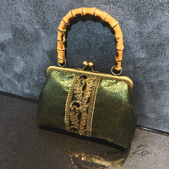 9月新作♡イタリアレースと帯の融合♡秋の神秘的な深みグリーンの上質箔加工高級帯バッグ　バンブー口金　パーティーバッグ 4枚目の画像