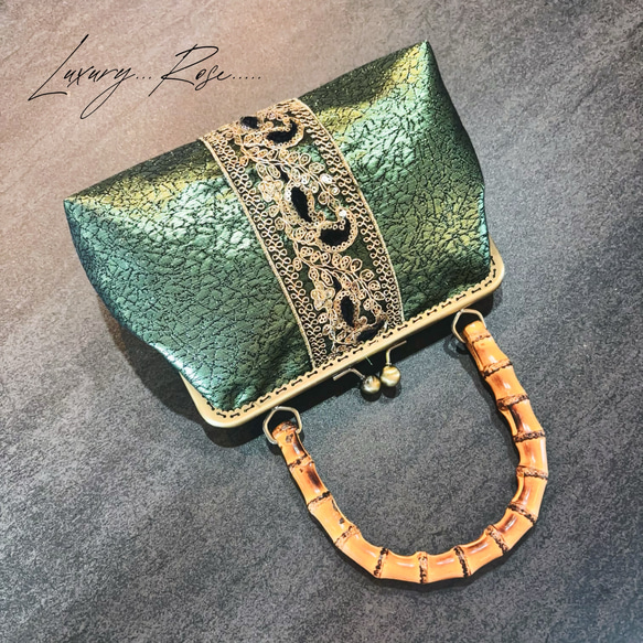 9月新作♡イタリアレースと帯の融合♡秋の神秘的な深みグリーンの上質箔加工高級帯バッグ　バンブー口金　パーティーバッグ 1枚目の画像