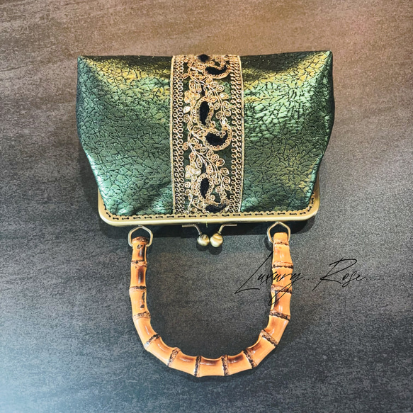 9月新作♡イタリアレースと帯の融合♡秋の神秘的な深みグリーンの上質箔加工高級帯バッグ　バンブー口金　パーティーバッグ 3枚目の画像