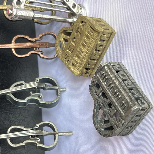 音楽の調べを胸に刻む、オーダーネームピアノネックレス 音楽の調べを胸に刻む、オーダーネームピアノネックレス ペンダント