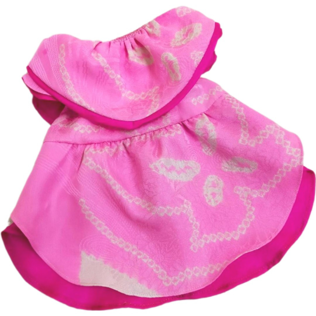 小型犬Sサイズ　着物リメイク小型犬服　一点物　おしゃれ　高級感　着物生地　滑らかな付け心地　特別な日　記念日　プレゼント