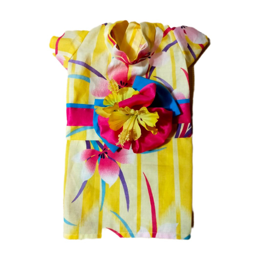 小型犬Sサイズ　着物リメイク小型犬服　一点物　おしゃれ　高級感　着物生地　滑らかな付け心地　特別な日　記念日　プレゼント