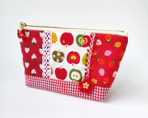 ○パッチワーク＊りんご＊いちご＊元気の出る赤のポーチ○ ポーチ こ