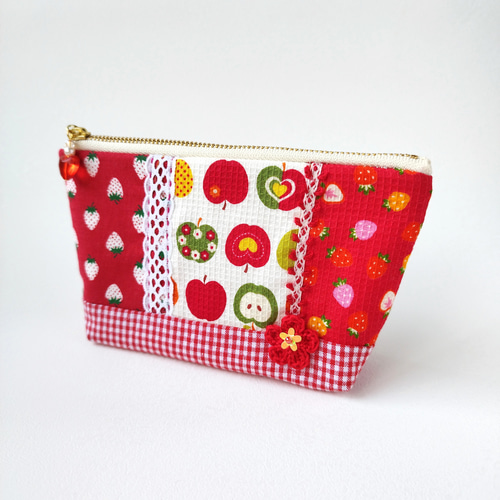 ○パッチワーク＊りんご＊いちご＊元気の出る赤のポーチ○ ポーチ こ