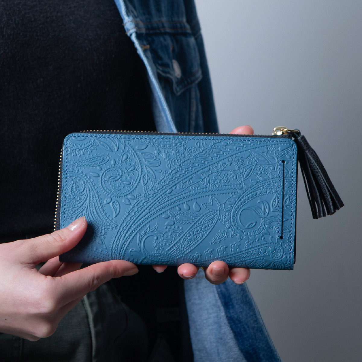 【TIDY2.0 ボタニカル】長財布 ボタニカル柄 レディース 本革 ラウンドファスナー 財布 タッセル TOW005