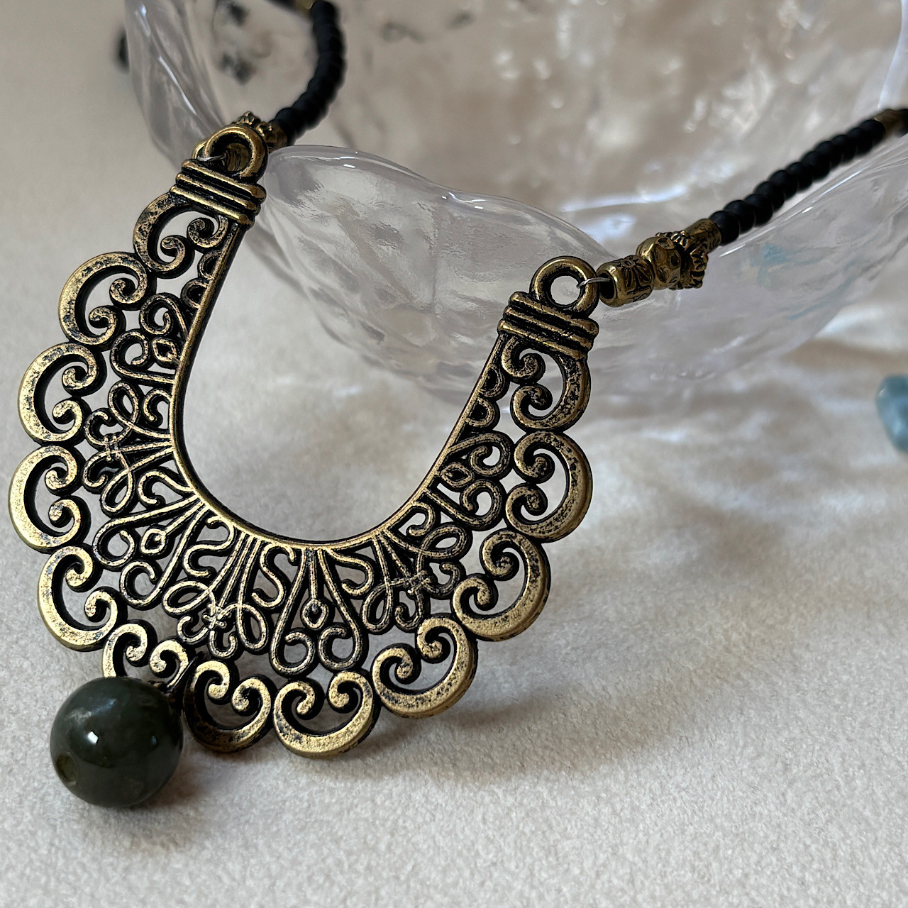 ”イスタンブールブロンズパーツとアベンチュリン、オニキスのネックレス” ボーダレススタイル_ Kシリーズ_24N138