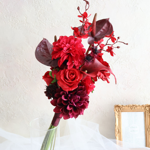 赤×ボルドーのアームブーケ／ウェディングブーケ／結婚式／前撮り